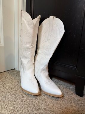 Women's White Western Knee-High Cowboy Boots